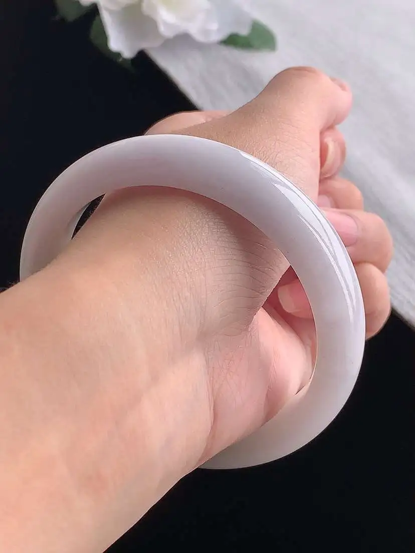 a货翡翠老坑冰润淡紫底正装正圈手镯59-60大圈口  尺寸59.3×13×8mm 重量63.00g 