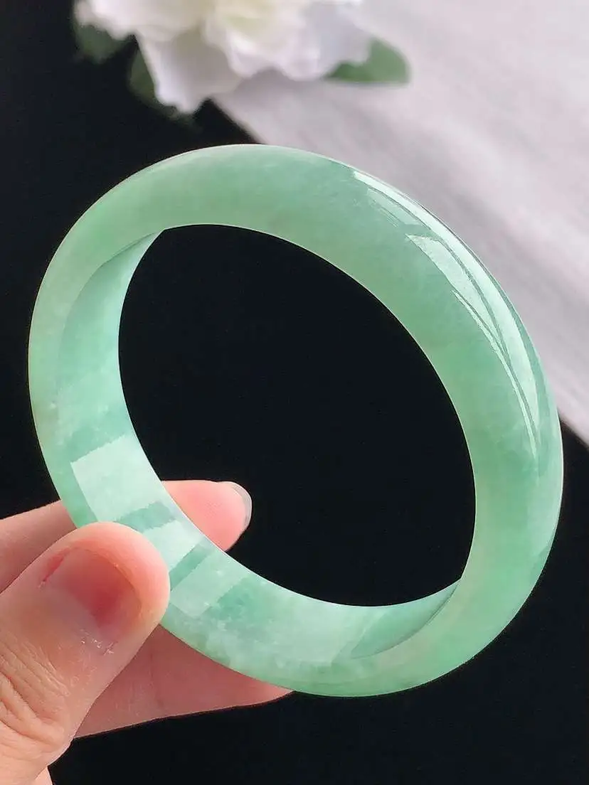 a货翡翠老坑冰种满绿正装正圈手镯56-57圈口  尺寸56.3×14.3×7mm 重量55.38g 