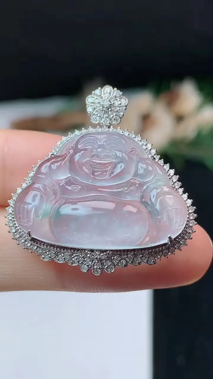 天然A货翡翠佛公吊坠，尺寸31.4-29.7-9.9
11月1日