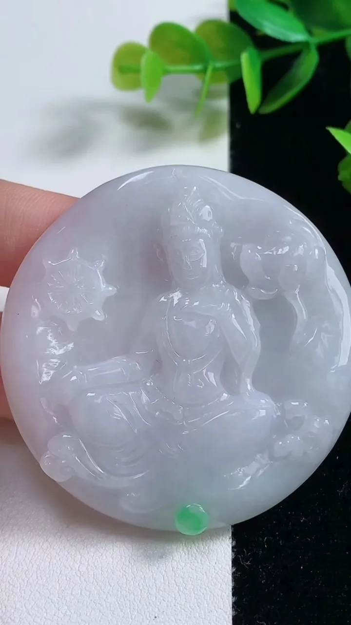 天然A货翡翠观音菩萨吊坠，尺寸55-5，重:30.13g
11月1日