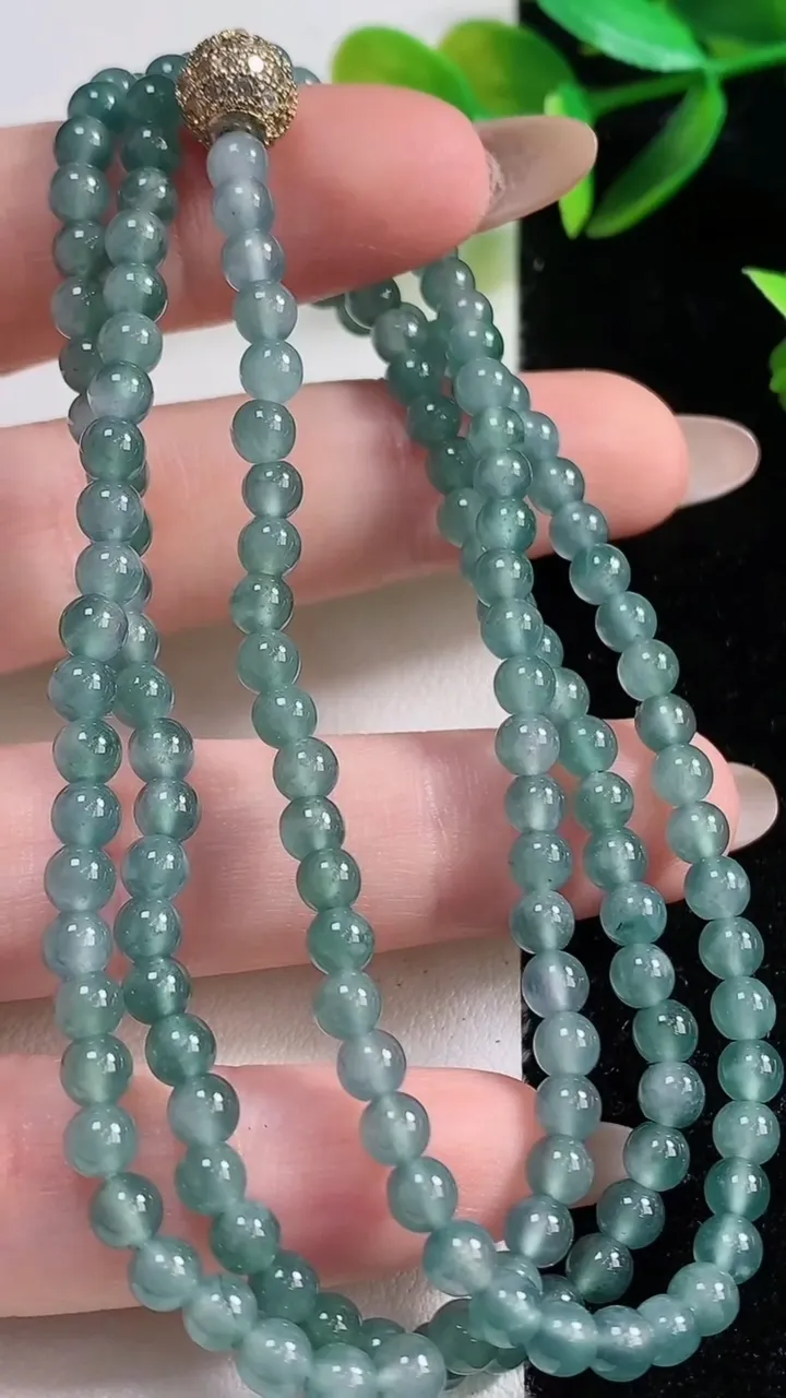 天然A货翡翠货蓝水圆珠项链160颗，尺寸4.1，重:20.35g11月1日
工厂直销收藏佳品,种好水足，色泽均匀，有种有色，上手高大气！