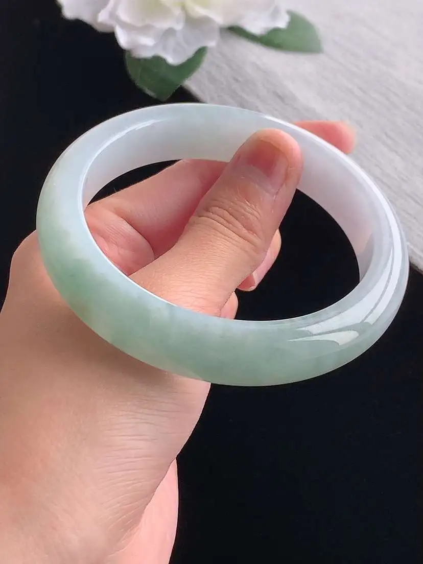a货翡翠老坑冰种飘花正装正圈手镯61-62大圈口  尺寸61.5×13×8.6mm 重量74.43g 1101