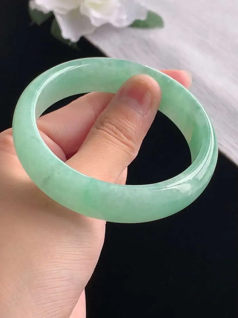 a货翡翠老坑冰种满绿正装正圈手镯56-57圈口  尺寸56.3×14.3×7mm 重量55.38g 1031