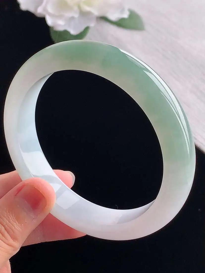 a货翡翠老坑冰种飘花正装正圈手镯61-62大圈口  尺寸61.5×13×8.6mm 重量74.43g 1101