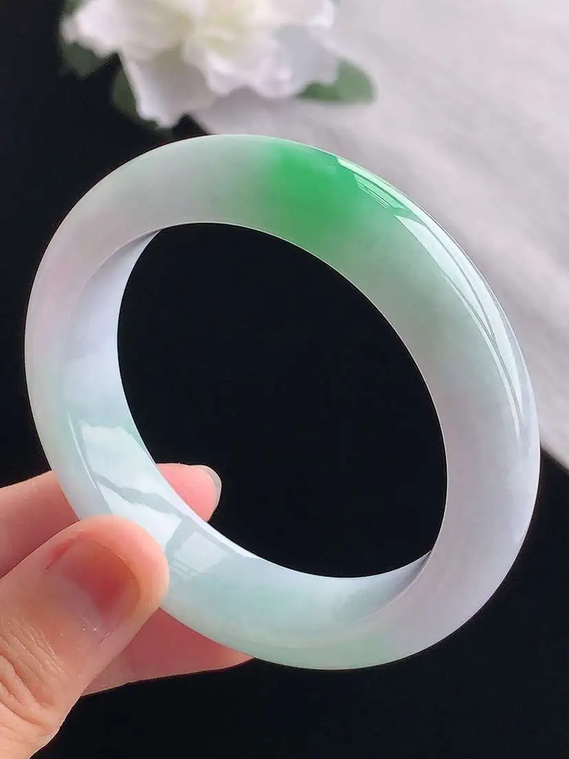 a货翡翠老坑冰种春带彩紫罗兰飘绿正装正圈手镯53-54圈口  尺寸53×13.5×9mm 重量66.45g 1031