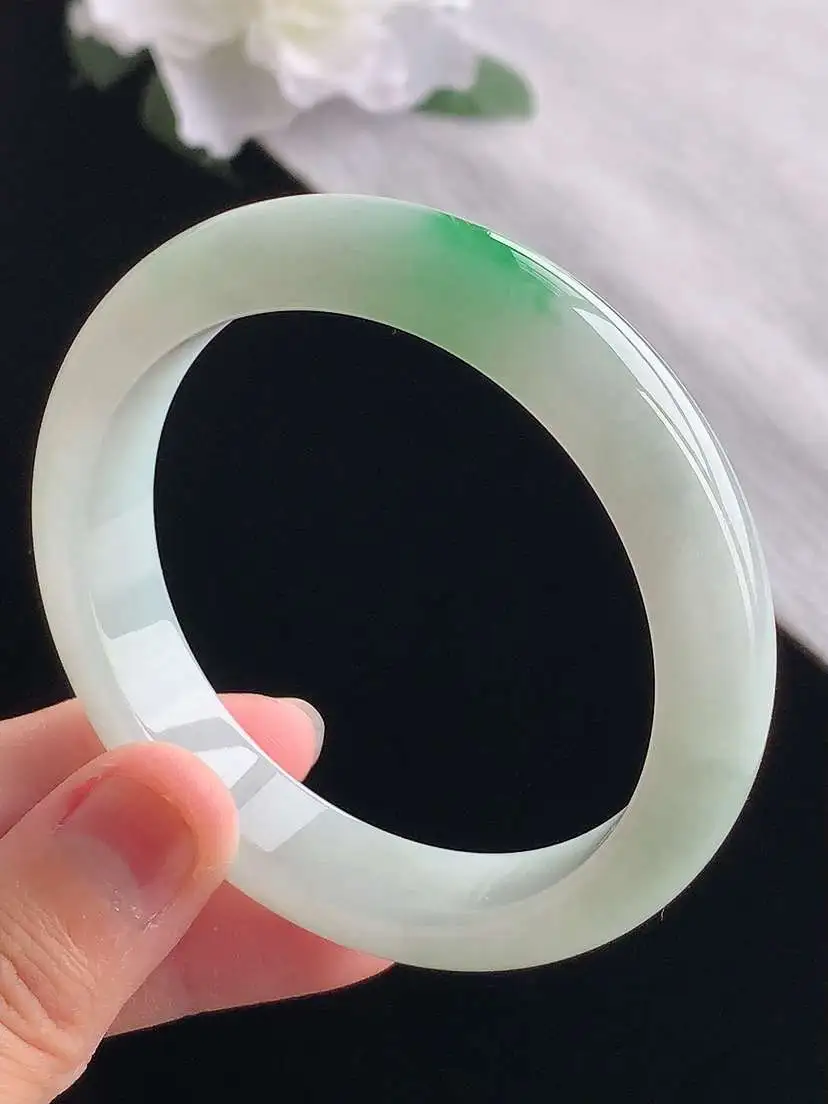 a货翡翠老坑冰种飘阳绿正装正圈手镯54-55圈口 尺寸54.2×11.5×7.7mm 重量50.16