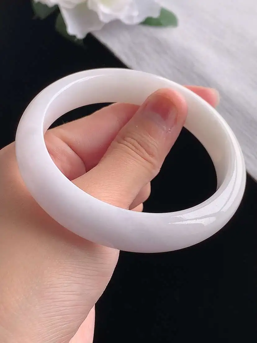 a货翡翠老坑冰润淡紫底正装正圈手镯59-60大圈口  尺寸59.3×13×8mm 重量63.00g 1031