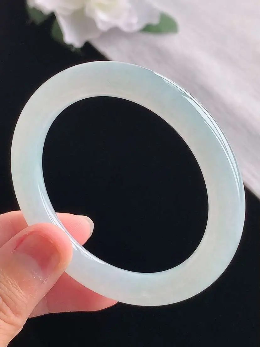 a货翡翠老坑冰种晴水圆条手镯50-51小圈口  尺寸50.5×8.4mm 重量35.00g 1031