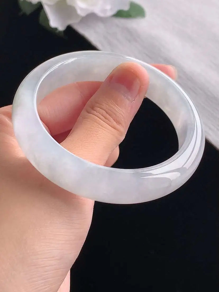 a货翡翠老坑冰种白月光正装正圈手镯54-55圈口  尺寸54.6×13×8mm 重量56.16g 1031