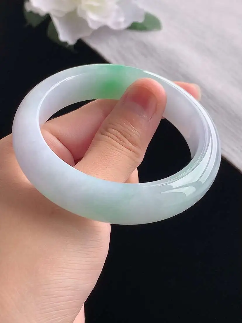 a货翡翠老坑冰种春带彩紫罗兰飘绿正装正圈手镯53-54圈口  尺寸53×13.5×9mm 重量66.