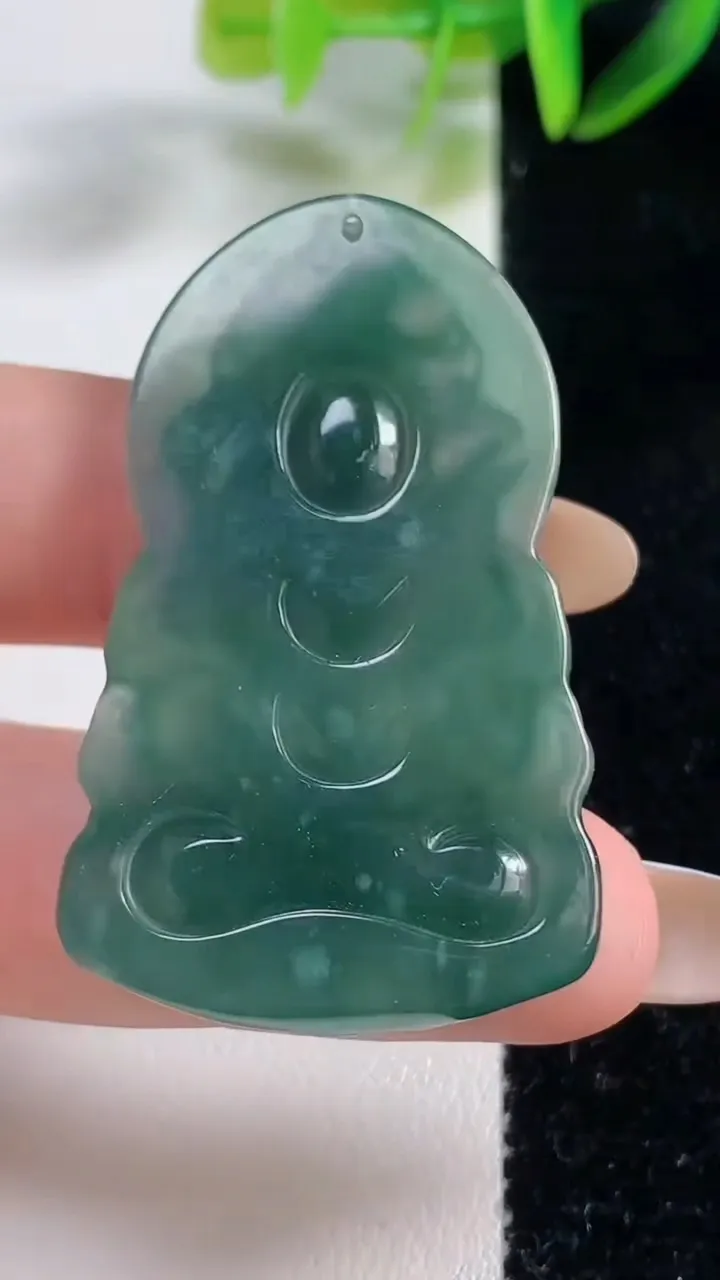 天然A货翡翠蓝水象神吊坠，尺寸46-27.3-5，重:12.00g
11月1日