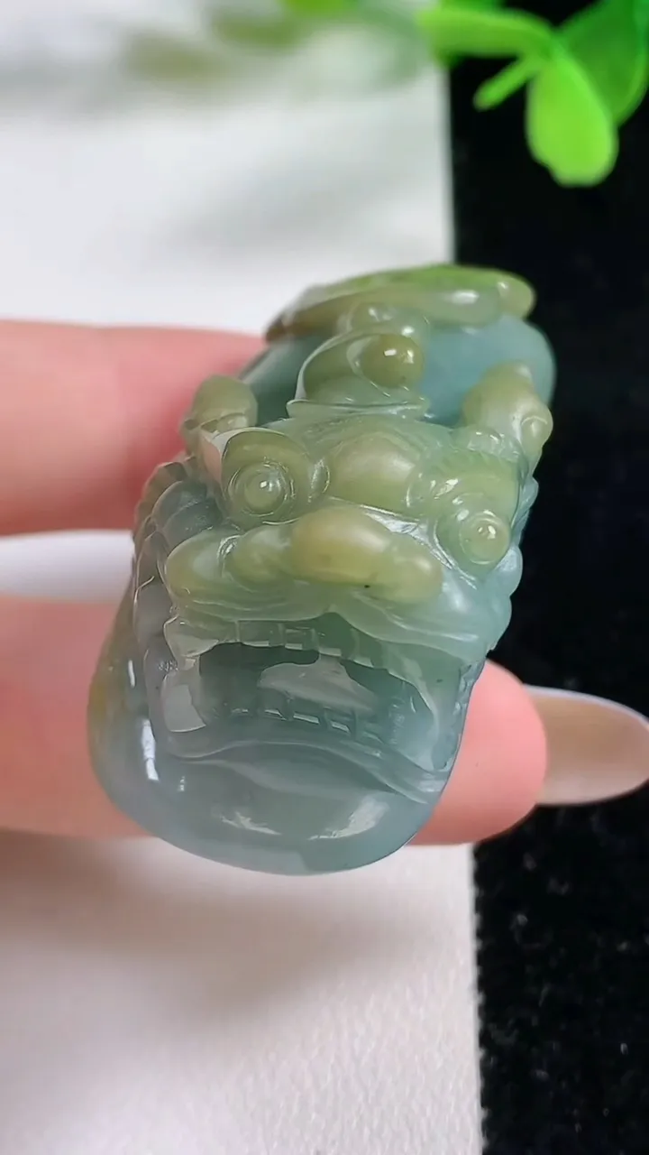 天然A货翡翠蓝水双彩貔貅吊坠，尺寸 55.7-23.7-27.5，重: 59.17g
11月1日