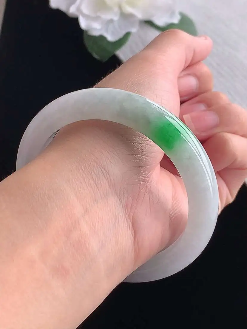 a货翡翠老坑冰种飘阳绿正装正圈手镯57-58圈口  尺寸57.5×12.5×8.8mm 重量66.40g 1101