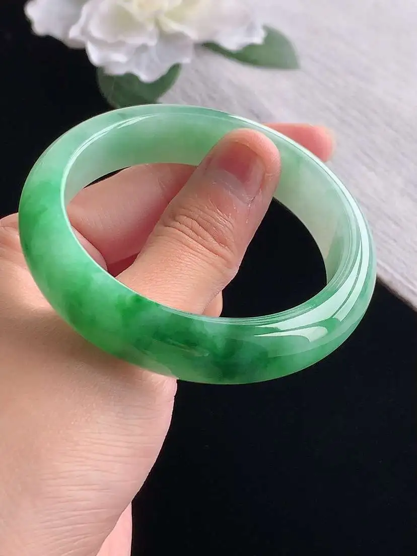 a货翡翠老坑冰种飘绿正装正圈手镯53-54圈口  尺寸53.8×13×7.6mm 重量55.88g 1101