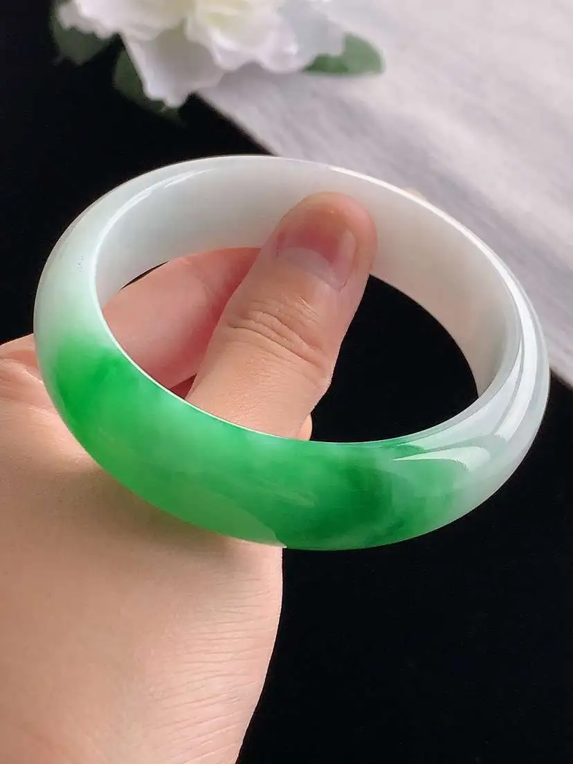 a货翡翠老坑冰种飘阳绿轮胎边宽边正装正圈手镯57-58圈口  尺寸57.5×16.5×8mm 重量72.93g 1031