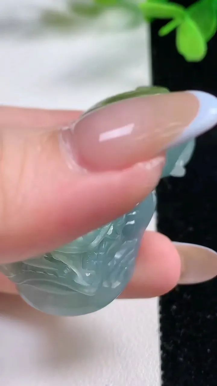 天然A货翡翠蓝水双彩貔貅吊坠，尺寸 55.7-23.7-27.5，重: 59.17g
11月1日