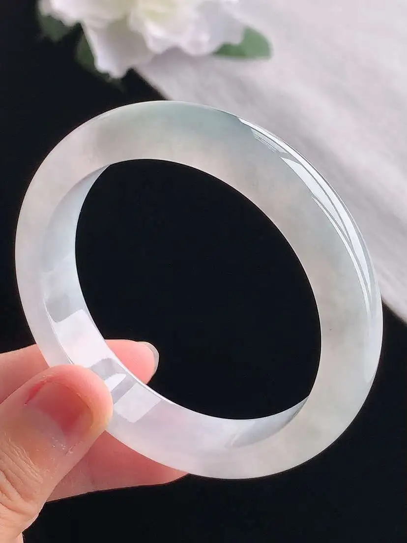 a货翡翠老坑冰种白月光正装正圈手镯54-55圈口  尺寸54.6×13×8mm 重量56.16g 1