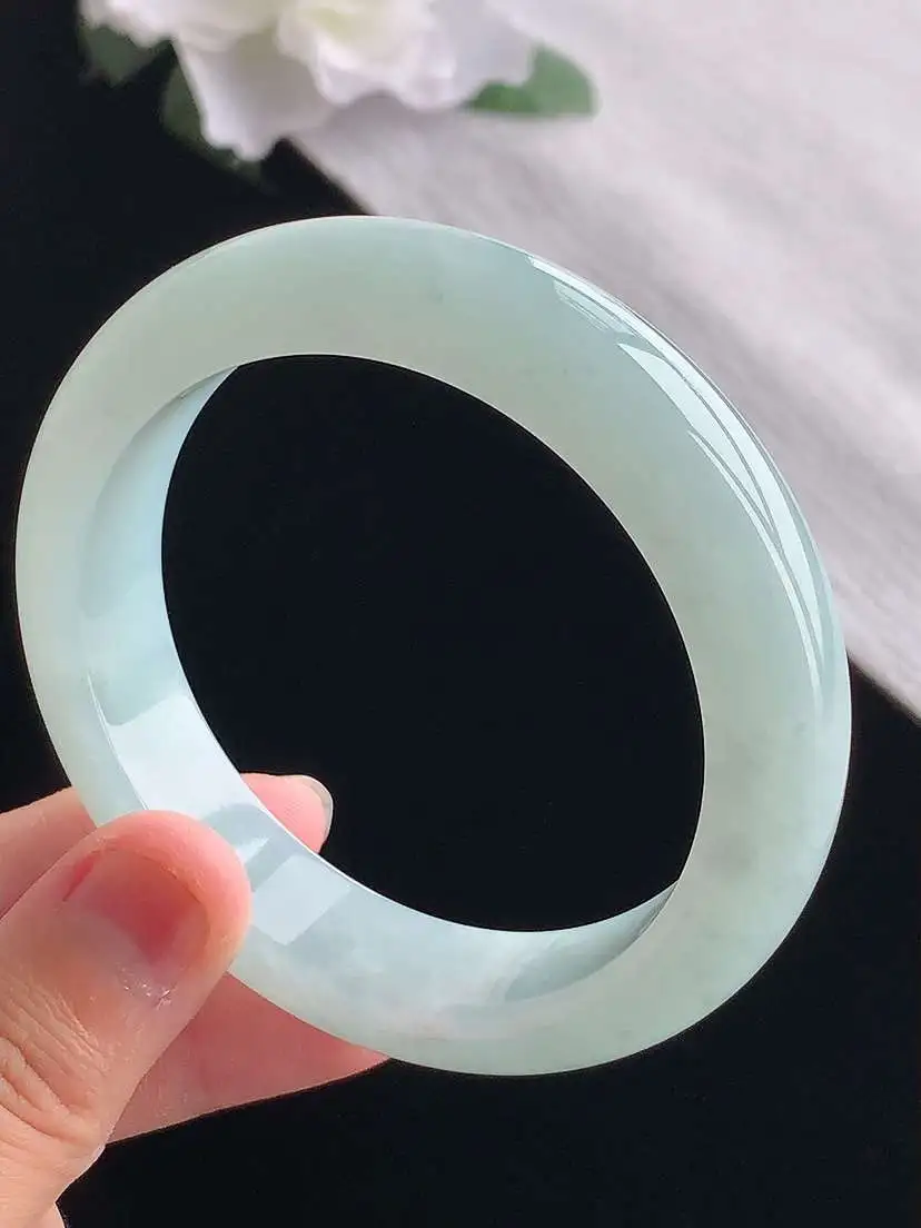 a货翡翠老坑冰种晴底正装正圈手镯56-57圈口  尺寸56.5×13.4×9mm 重量70.15g 1031