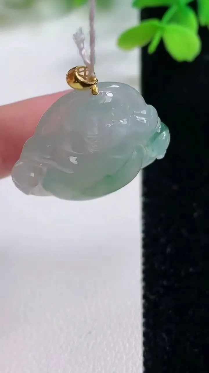 天然A货翡翠种飘花佛公吊坠，尺寸27-29.1-5.3，重量:6.46g
11月2日