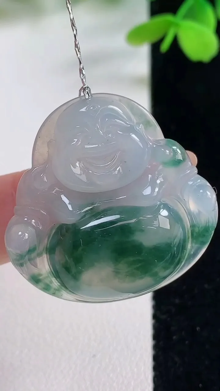 天然A货翡翠种飘花佛公吊坠，尺寸31.6-32.5-6.6，重量:9.25g
11月2日