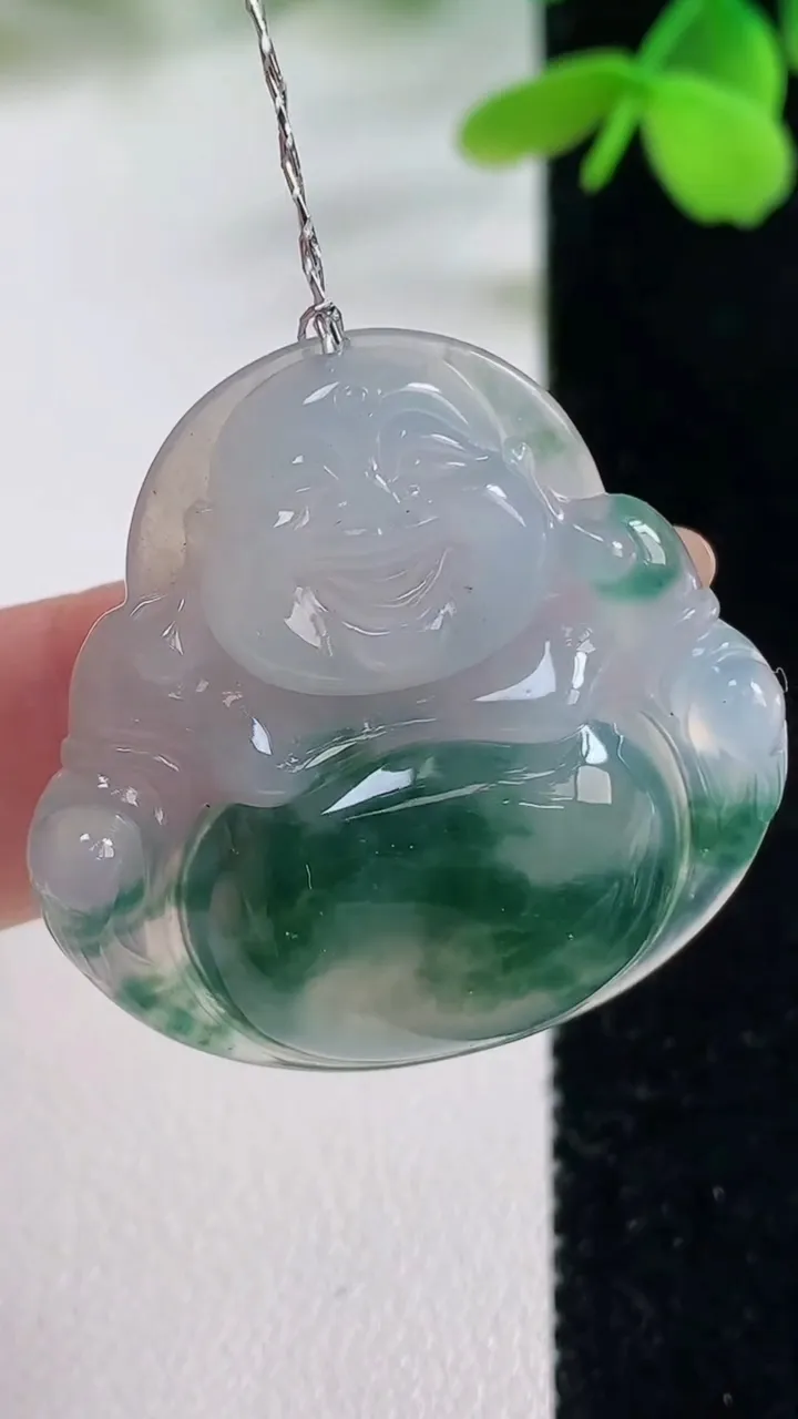 天然A货翡翠种飘花佛公吊坠，尺寸31.6-32.5-6.6，重量:9.25g
11月2日