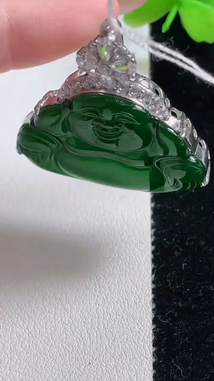 天然A货翡翠佛公吊坠，尺寸38.5-23-6，裸石32.3-25重量:41.15g
11月2日