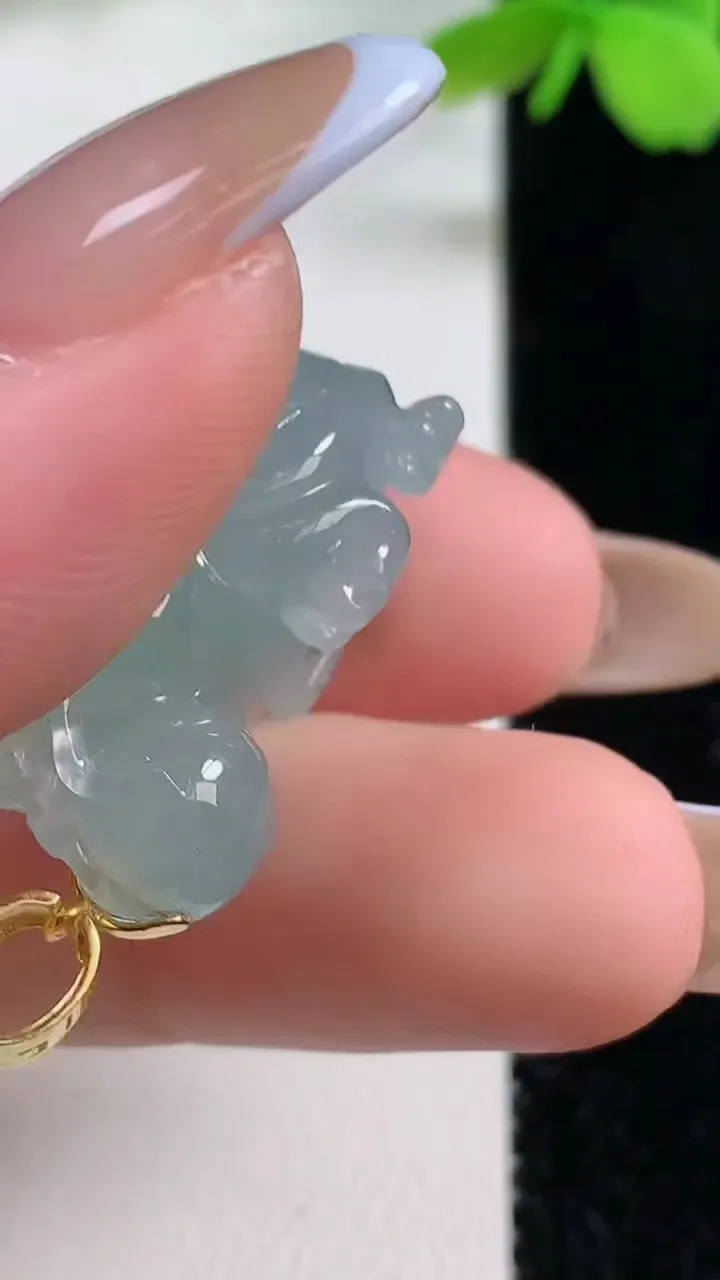 天然A货翡翠龙龟吊坠，尺寸26.2-18.3-13.7，重量:12.52g
11月2日