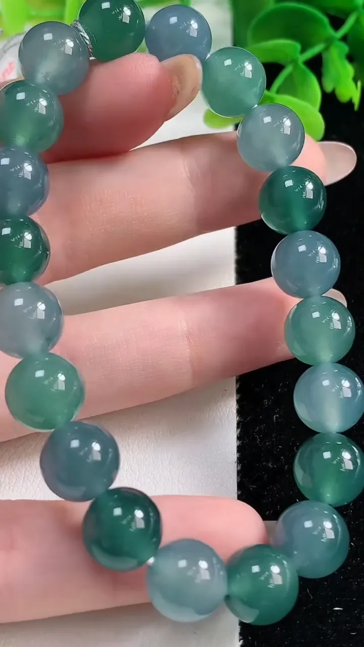 天然A货翡翠圆珠手串，尺寸9.7-20颗，重量:33.27g11月2日
工厂直销收藏佳品,种好水足，