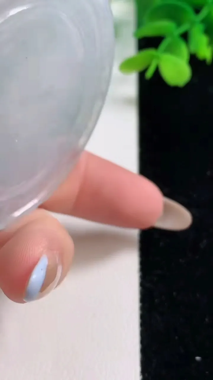 天然A货翡翠种飘花山水牌吊坠，尺寸55.8-6.4，重量:40.76g
11月2日