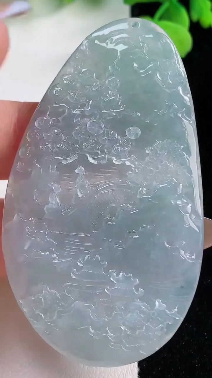 天然A货翡翠山水牌吊坠，尺寸64.6-37.2-5，重量:24.43g
11月2日