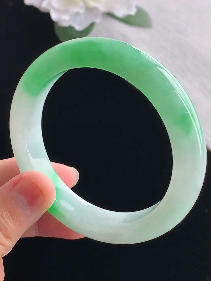 a货翡翠老坑冰种飘阳绿正装正圈手镯55-56圈口  尺寸55.3×11.8×9mm 重量60.82g 1101 A73