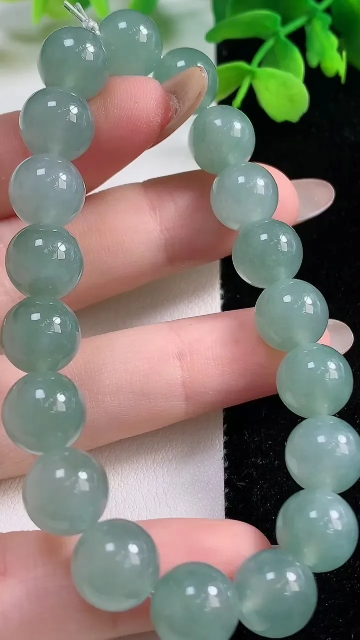 天然A货翡翠圆珠手串，尺寸10-19，重量:33.84g11月2日
工厂直销收藏佳品,种好水足，色泽
