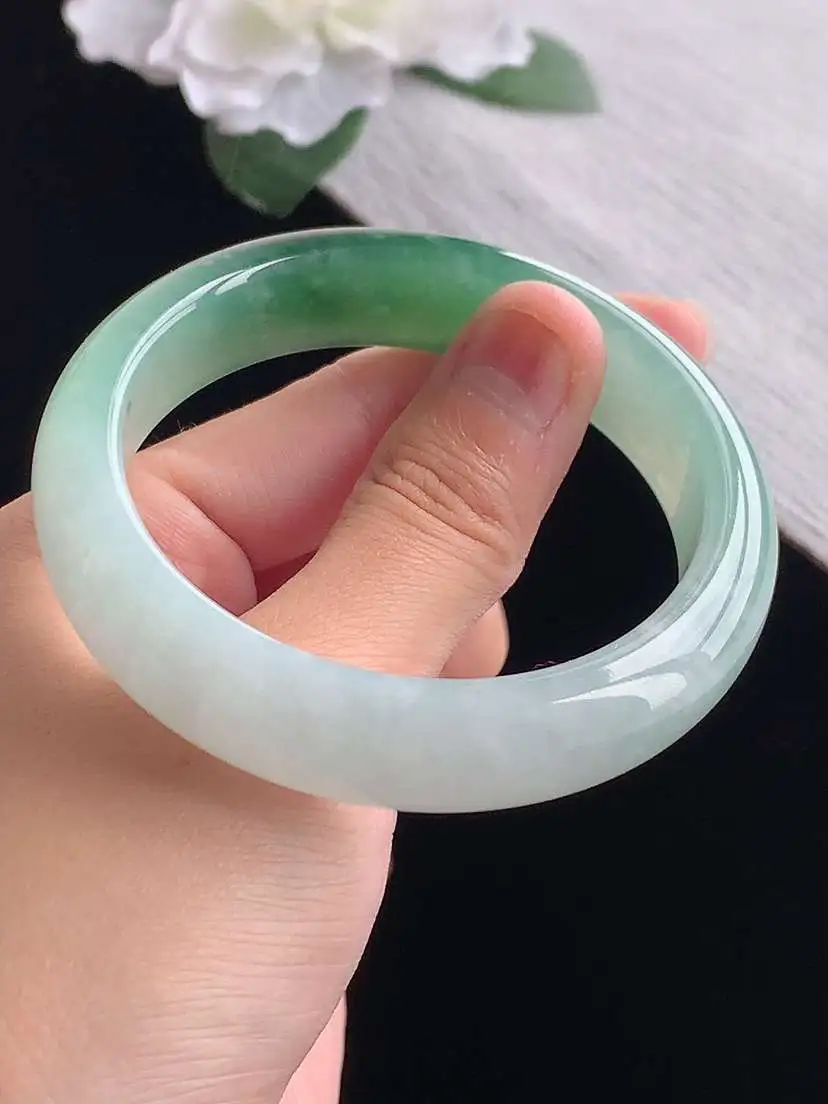 a货翡翠老坑冰种飘花正装正圈手镯55-56圈口  尺寸55.2×13.6×8mm 重量62.10g 1101