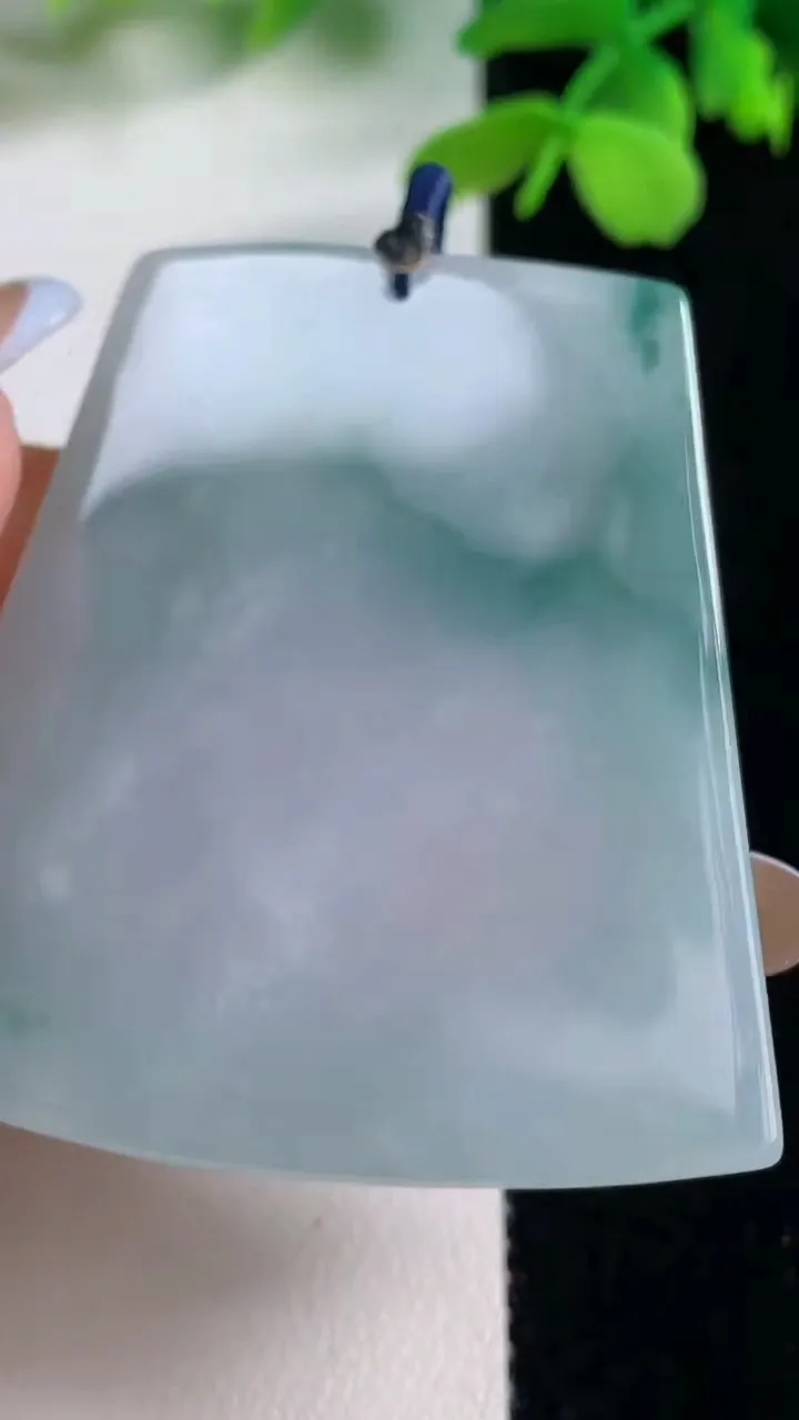 天然A货翡翠飘花普贤菩萨吊坠，尺寸50.1-43.4-6，重量:25.46g
11月2日