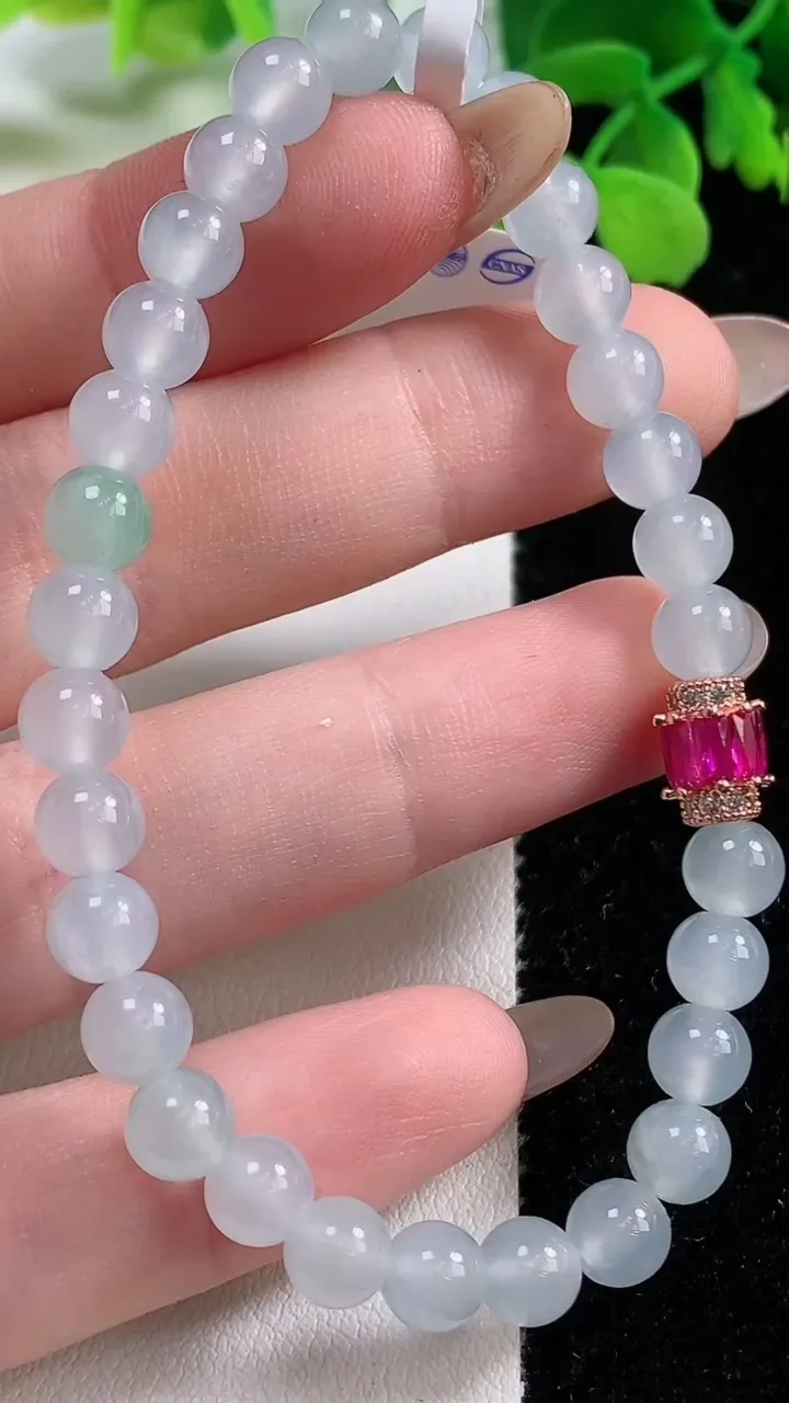 天然A货翡翠圆珠手串，尺寸5.9-30颗，重量:11.75g11月2日
工厂直销收藏佳品,种好水足，