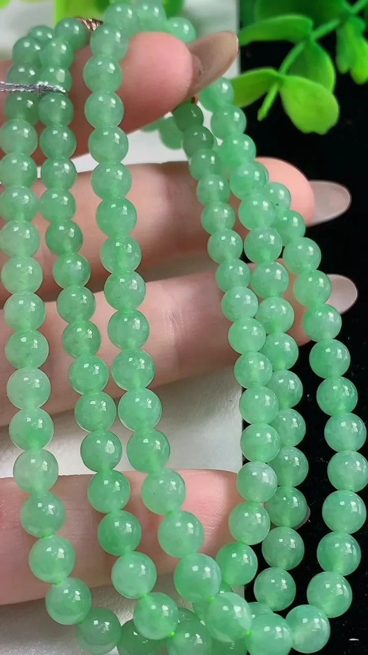 天然A货翡翠圆珠项链，尺寸5-114颗，重量:28.62g11月2日
工厂直销收藏佳品,种好水足，色