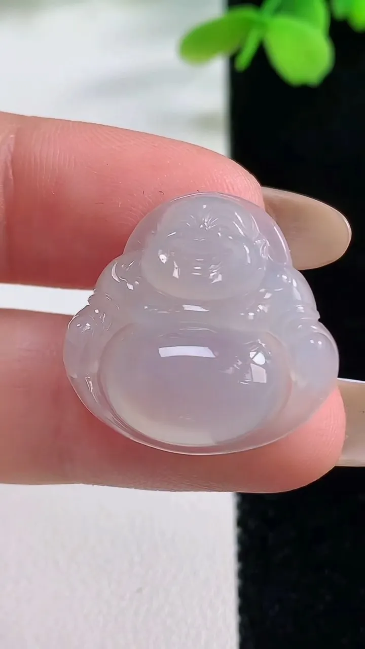 天然A货翡翠佛公吊坠，尺寸22.4-23-6，重量:4.14g
11月2日