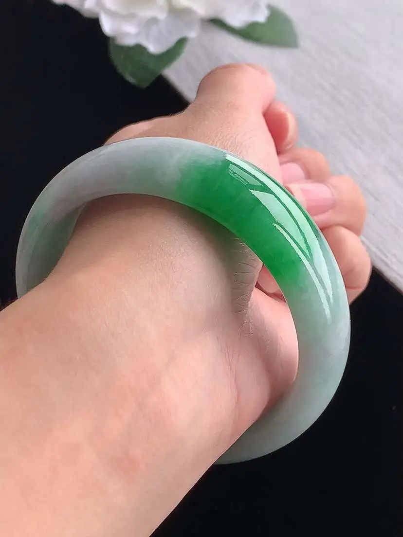 a货翡翠老坑冰种飘绿轮胎边宽边正装正圈手镯58-59圈口  尺寸58.7×18.8×7.8mm 重量87.48g 1101