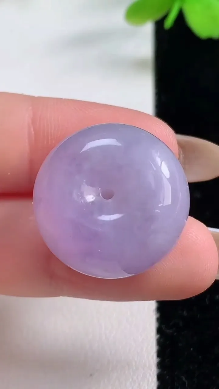 天然A货翡翠紫罗兰平安扣吊坠，尺寸21.7-12.7，重量:13.32g
11月2日