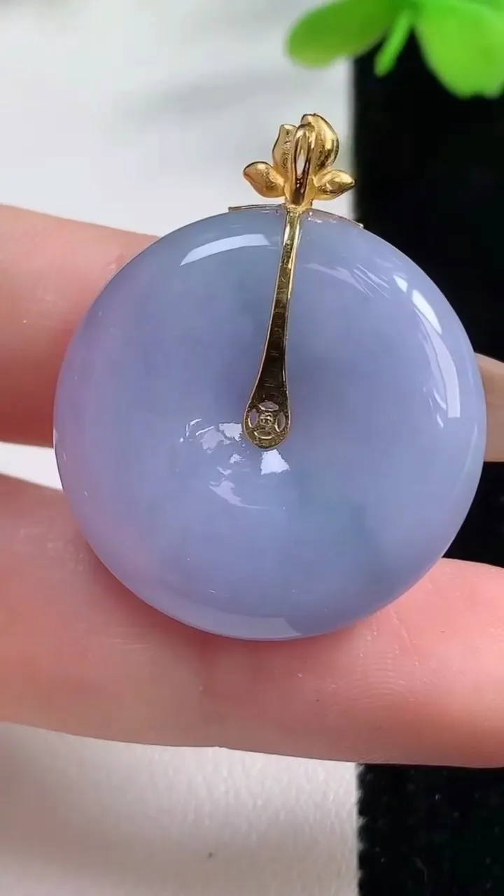 天然A货翡翠18K金紫罗兰平安扣吊坠，尺寸27.3-5.8，重量:9.95g
11月2日