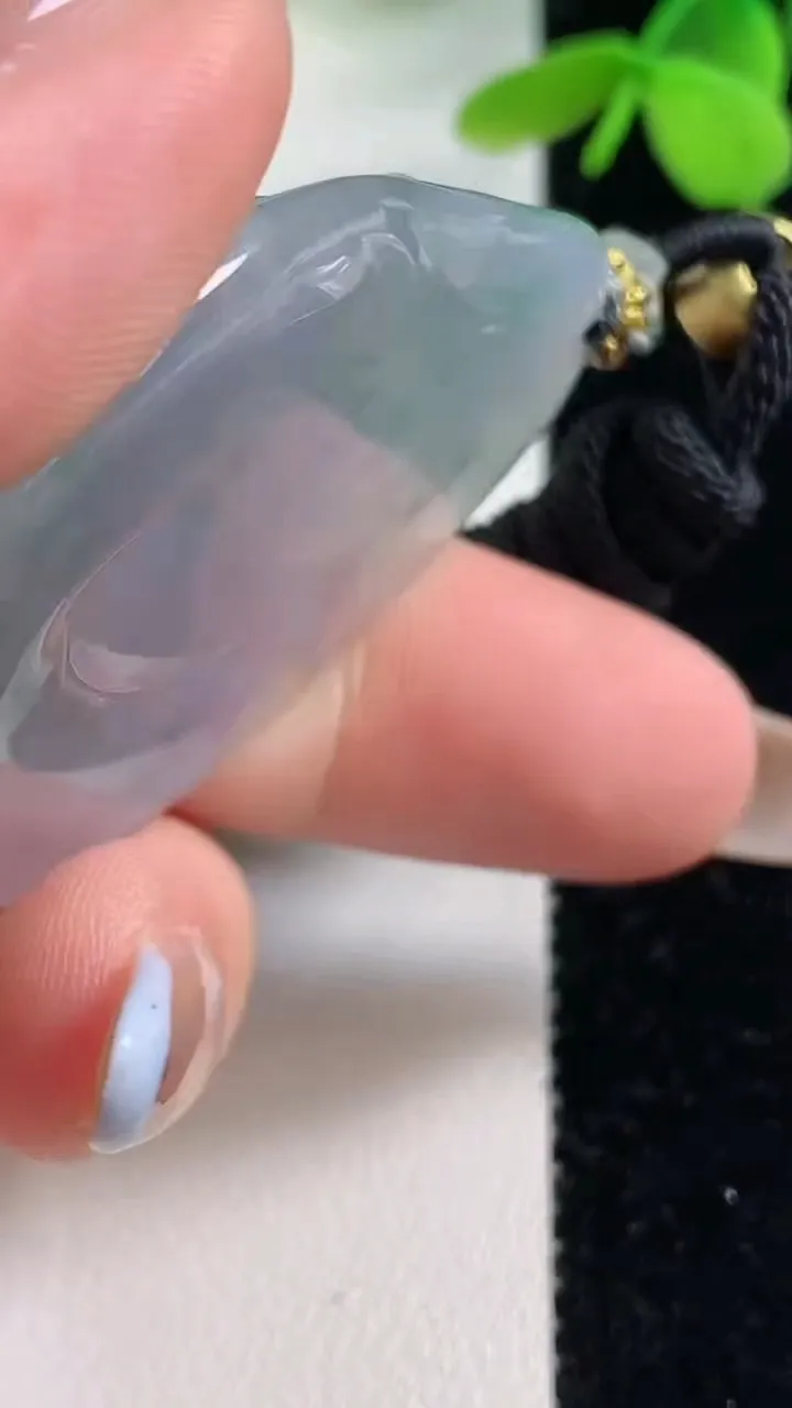 天然A货翡翠种紫罗兰飘花财神爷吊坠，尺寸51.4-31.8-11.8，重量:25.15g
11月2日