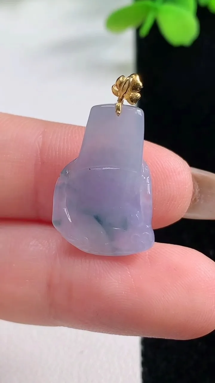 天然A货翡翠18K金紫罗兰飘花节节高升 竹节吊坠，尺寸21.2-14-5.1，重量:2.56g
11月2日