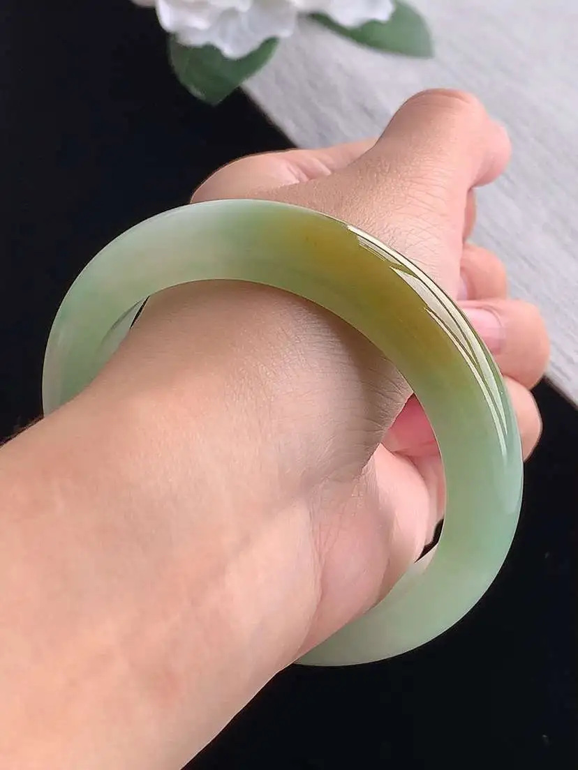 a货翡翠老坑冰种黄加绿双彩正装正圈手镯57-58圈口  尺寸57.8×13.3×9mm 重量73.16g 1101