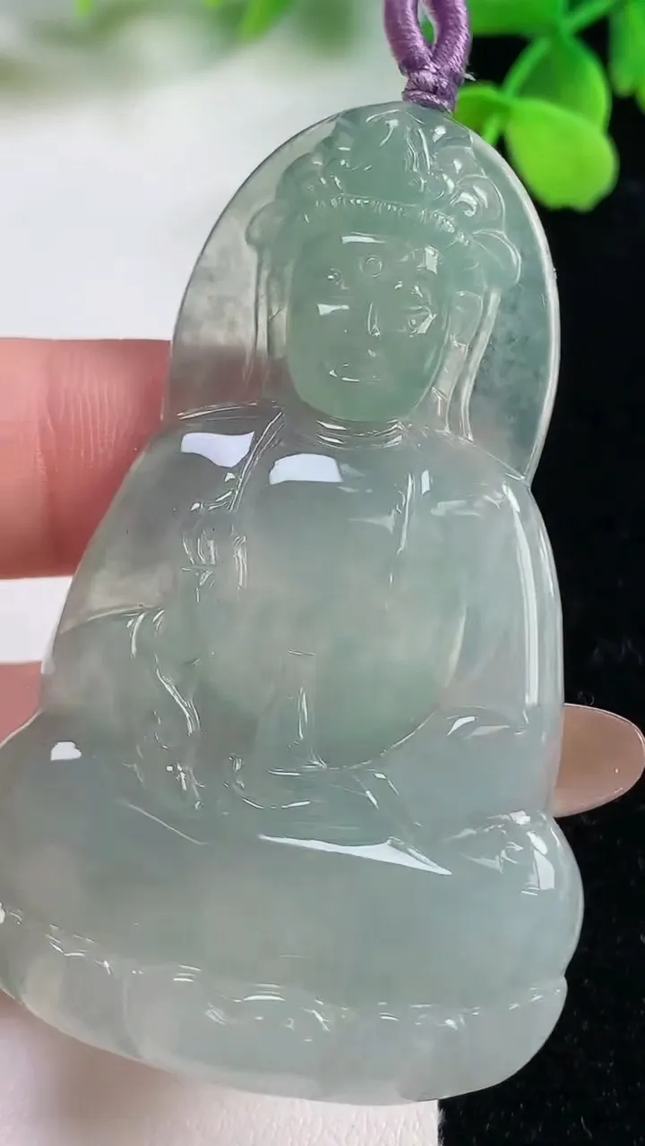 天然A货翡翠观音菩萨吊坠，尺寸60.6-37.6-5.5，重量:22.11g
11月2日