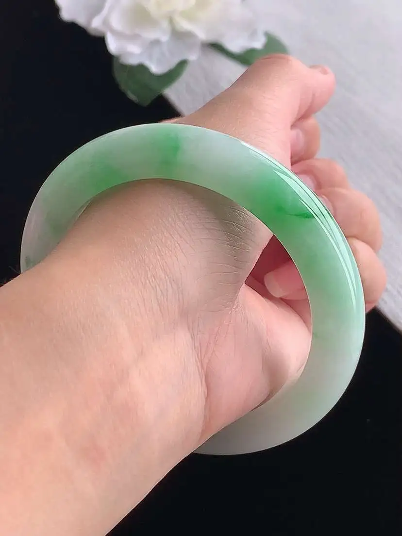 a货翡翠老坑冰种飘绿厚装正装正圈手镯59-60大圈口  尺寸59.3×11.8×9.8mm 重量72.92g 1101