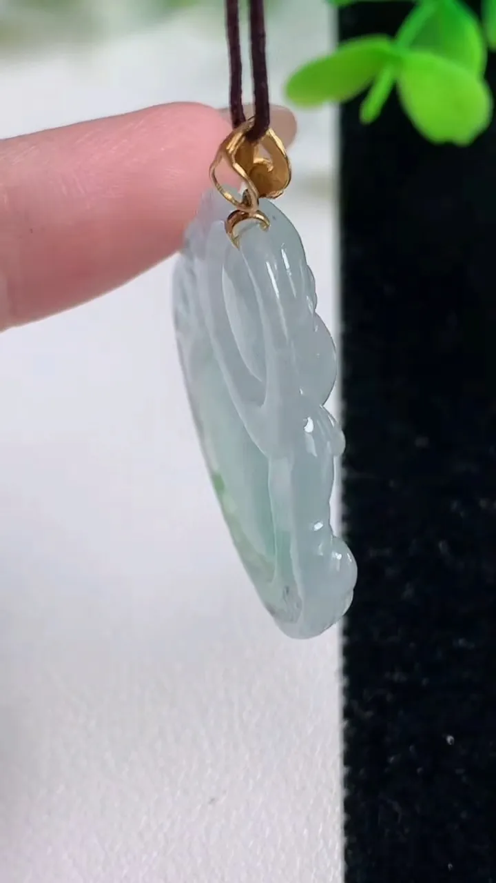 天然A货翡翠佛公吊坠，尺寸30.2-34-5.7，重量:8.91g
11月2日