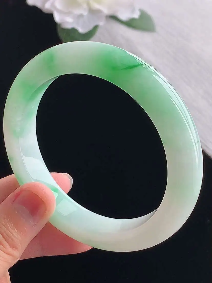 a货翡翠老坑冰种飘绿厚装正装正圈手镯59-60大圈口  尺寸59.3×11.8×9.8mm 重量72.92g 1101