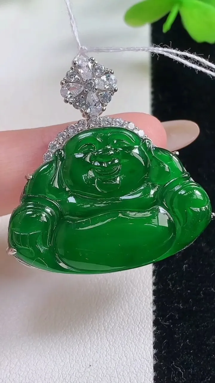 天然A货翡翠佛公吊坠，尺寸38.5-23-6，裸石32.3-25重量:41.15g
11月2日