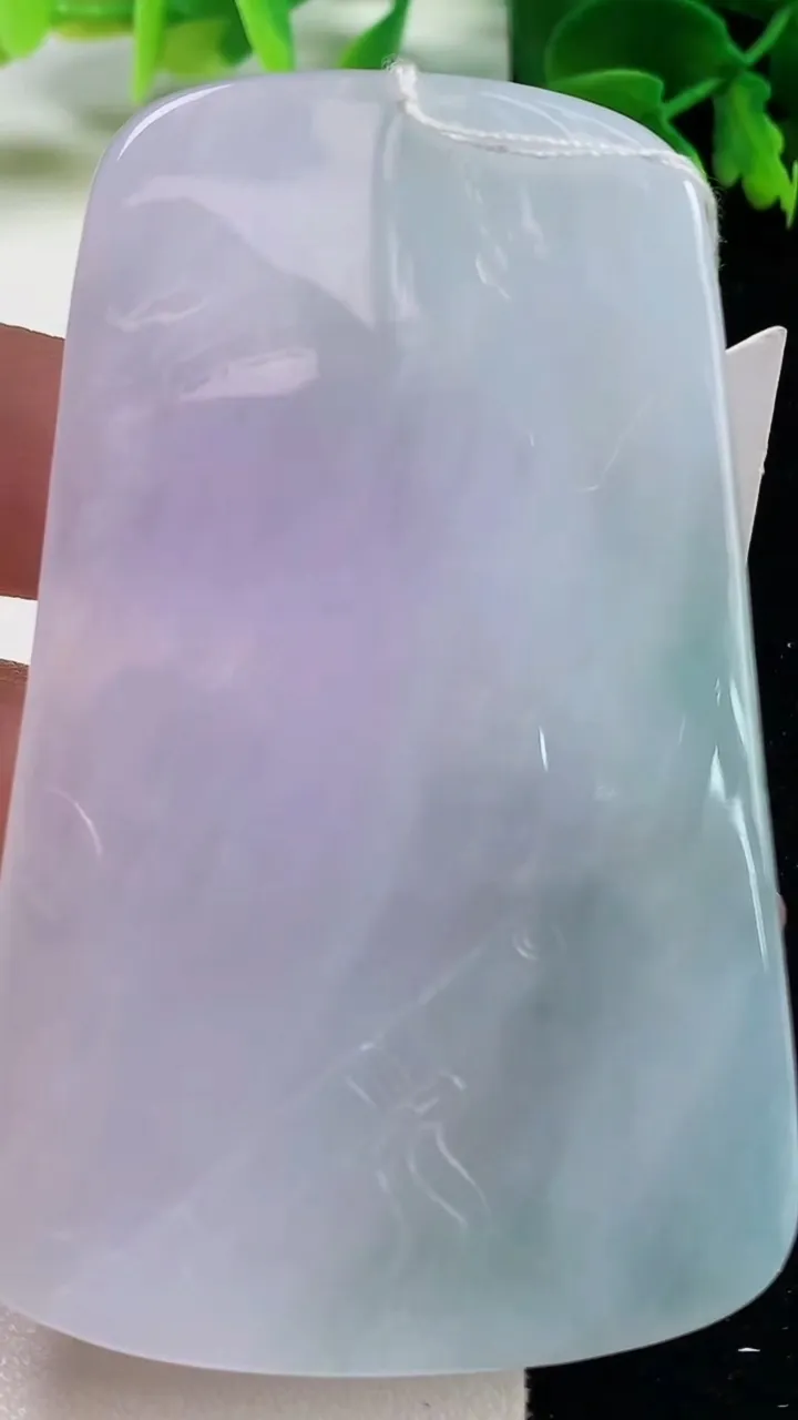 天然A货翡翠春带彩紫罗兰虚空藏菩萨吊坠，尺寸74.7-46.2-5.8，重量:46.08g
11月2日