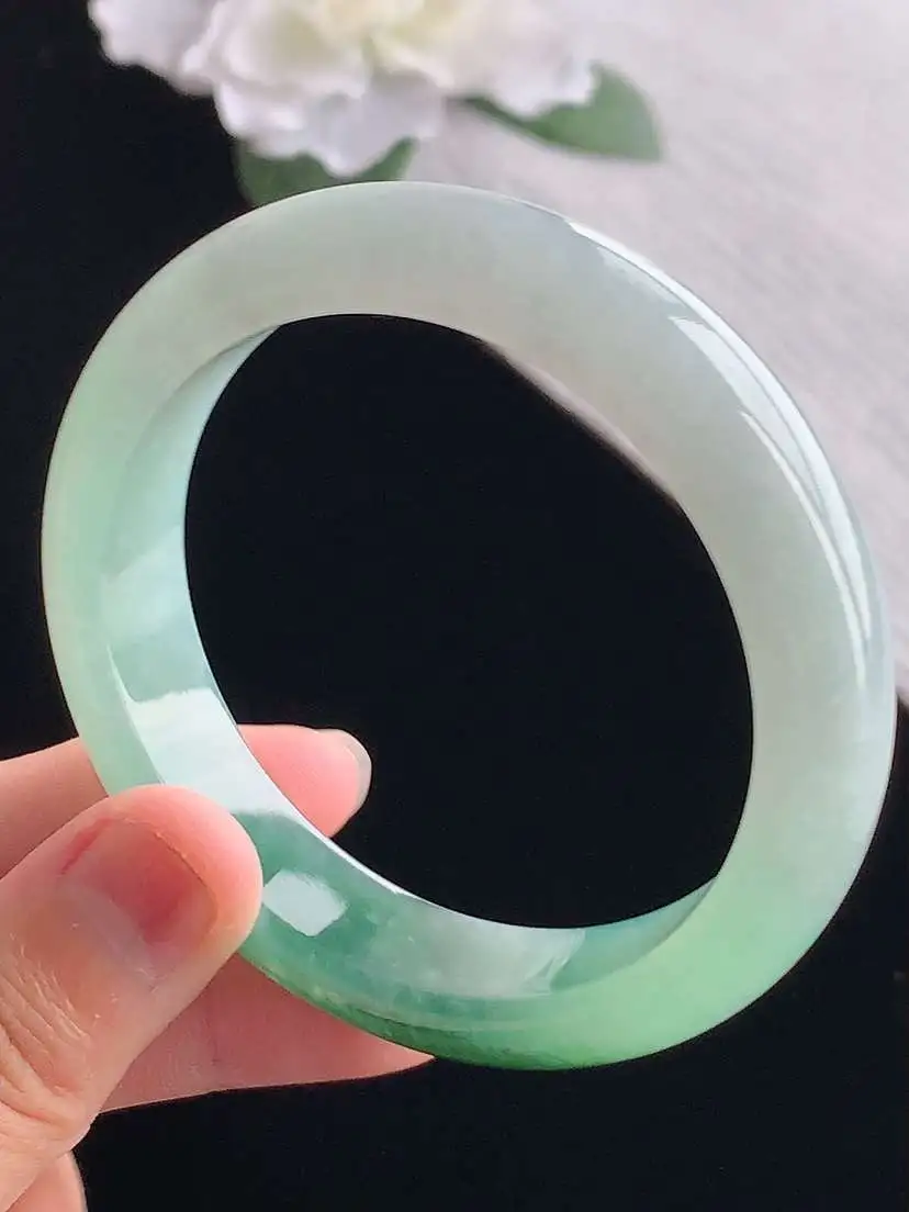 a货翡翠老坑冰种飘花正装正圈手镯55-56圈口  尺寸55.2×13.6×8mm 重量62.10g 1101
